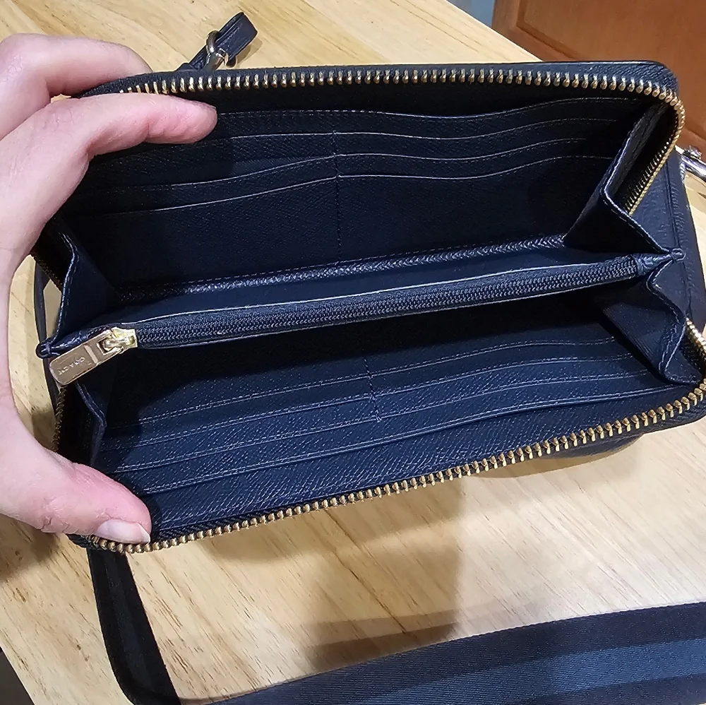 Coach Carriage Navy Blue Pebbled Grain Leather Messenger and Wallet Set EUC - Picture 16 of 16